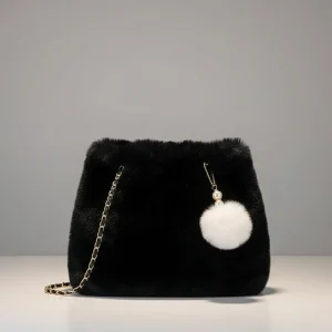 Sac chaine fausse fourrure porté épaule
