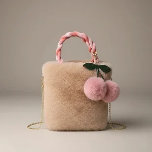 Sac chaine fausse fourrure souple pompons